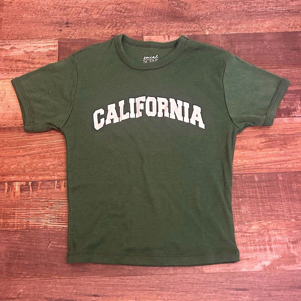 Social Scene Women's XS Green Crew Neck Short Sleeve California Graphic T-Shirt